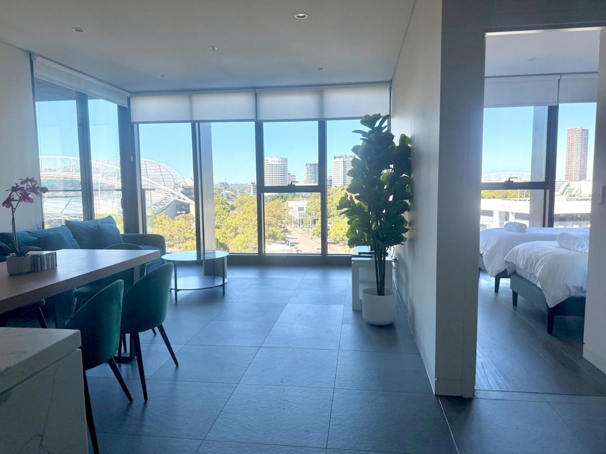New Olympic Park 2 Bedroom -pool Gym Parking Apartment Sydney