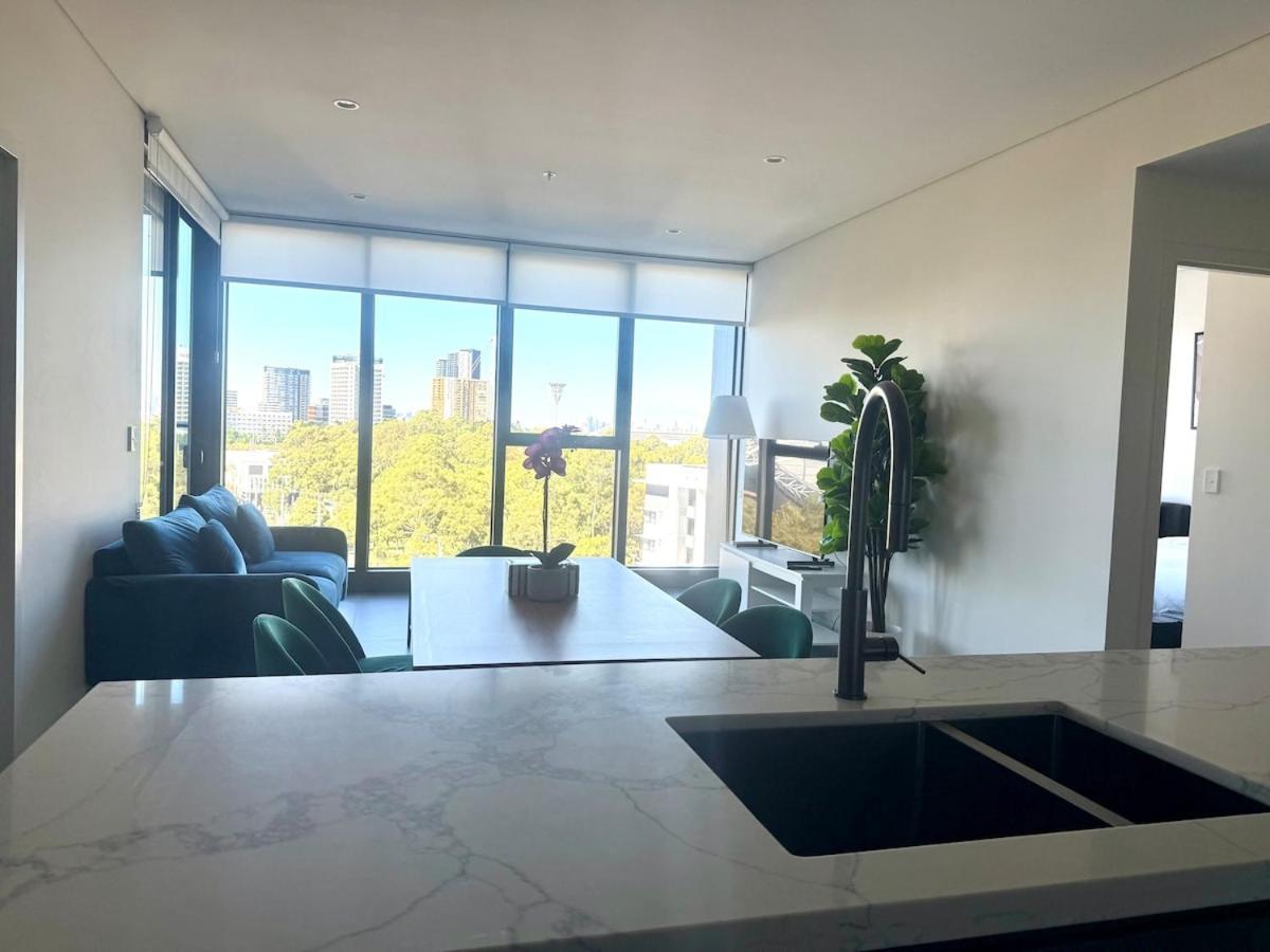 Apartment New Olympic Park 2 Bedroom -pool Gym Parking Sydney