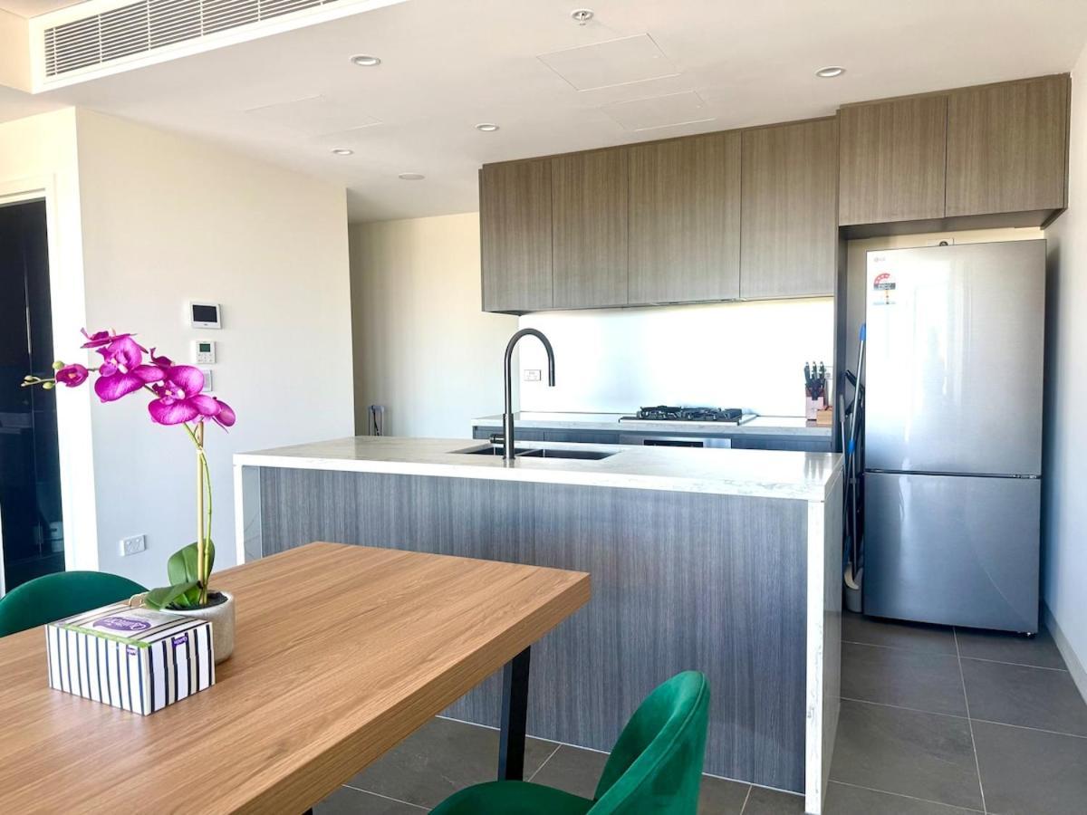 New Olympic Park 2 Bedroom -pool Gym Parking * Sydney
