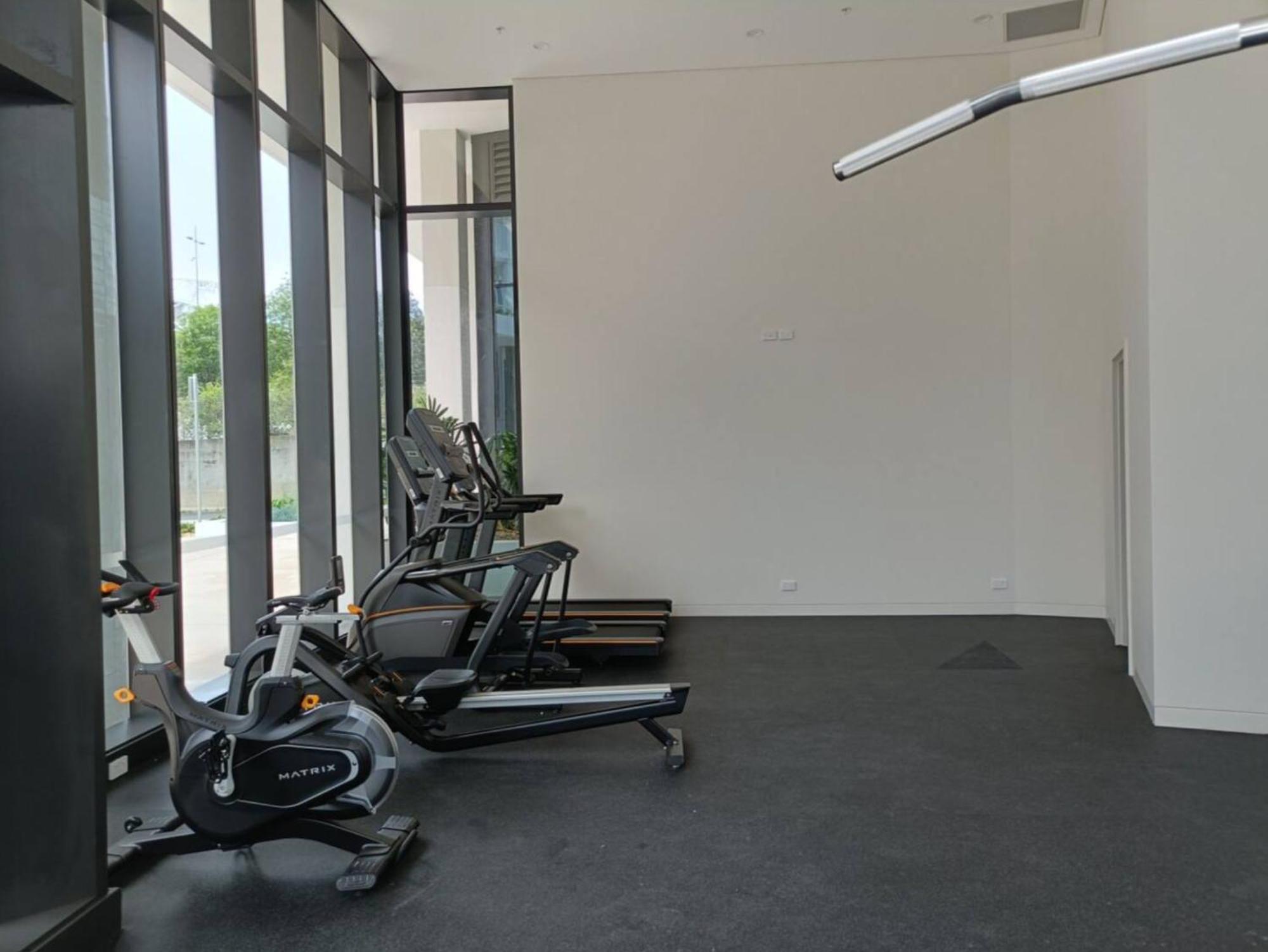 Apartment New Olympic Park 2 Bedroom -pool Gym Parking *