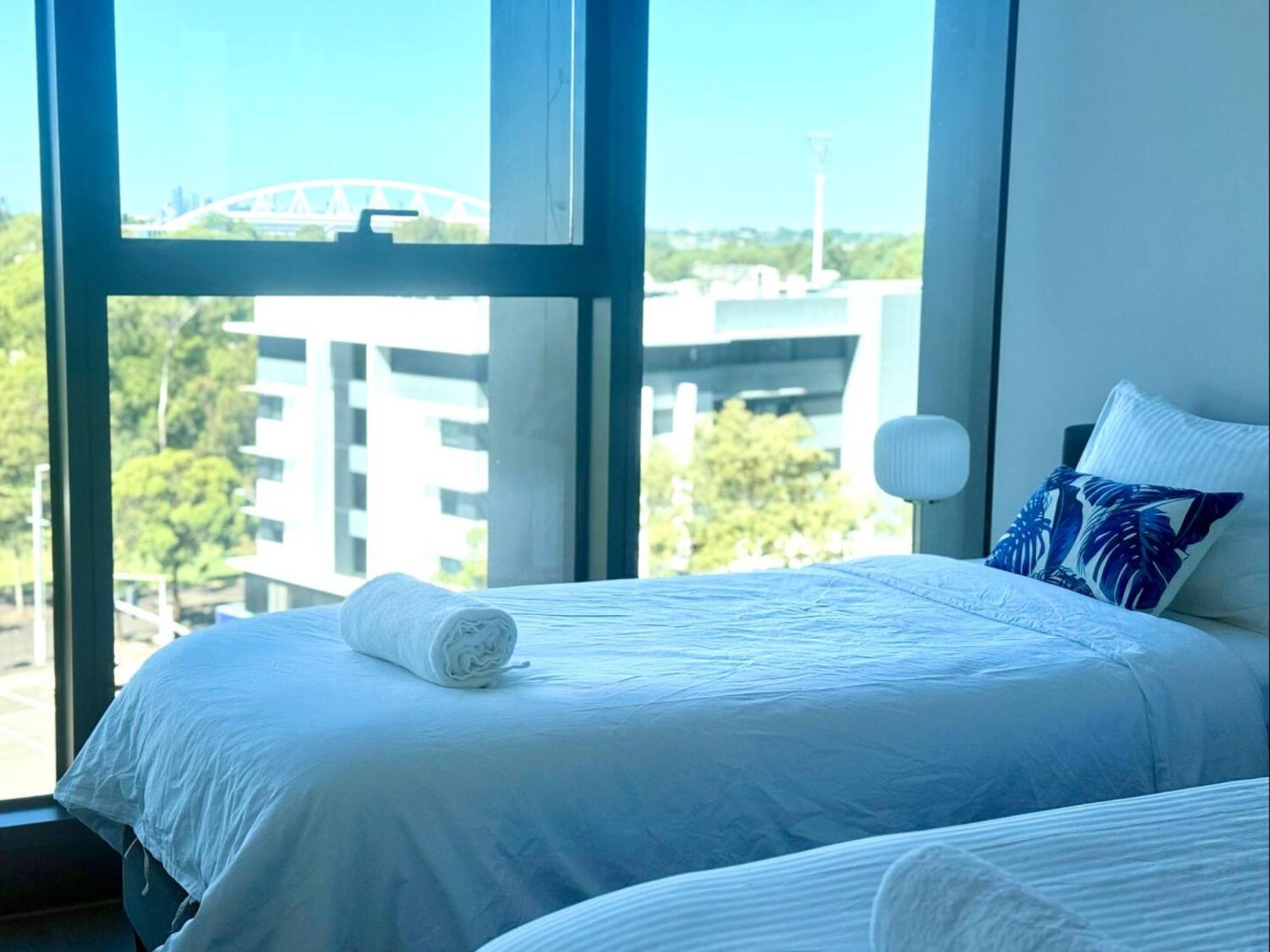 Apartment New Olympic Park 2 Bedroom -pool Gym Parking Sydney