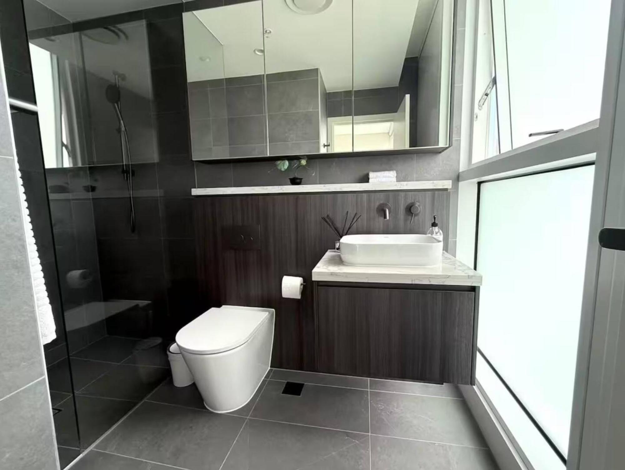Apartment New Olympic Park 2 Bedroom -pool Gym Parking *